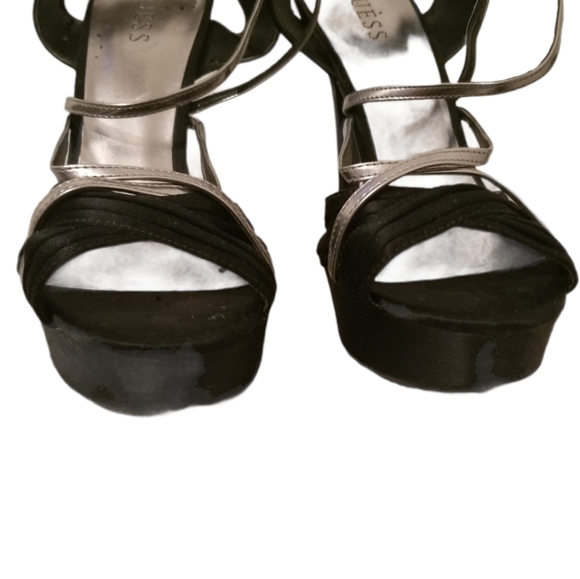 SOLD! GUESS Peep Toe Silver Blk stilletto 9 1/2 - Picture 3 of 7